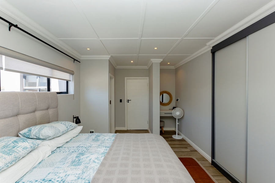 4 Bedroom Property for Sale in Calypso Beach Western Cape